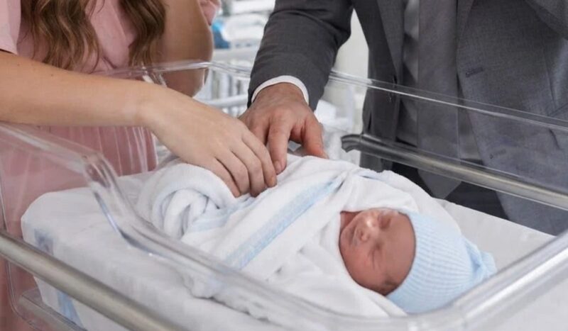 Sześć miesięcy po naszym rozwodzie zadzwonił do mnie lekarz i powiedział: „Twój syn urodził się dziś rano”. Byłem oszołomiony – nie miałem pojęcia, że moja była żona jest w ciąży.