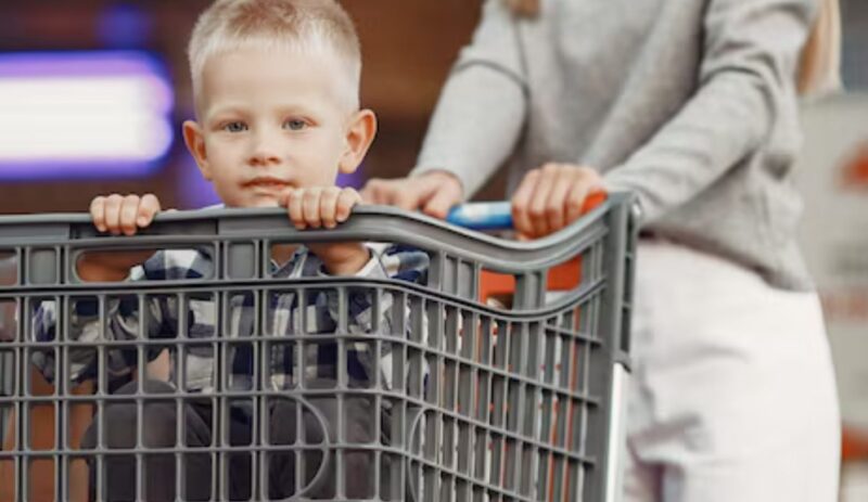 Mój 5-latek wskazał na kobietę w supermarkecie i powiedział: „To ta pani, która przychodzi do naszego domu, kiedy ty jesteś w pracy”