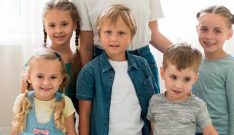 Mój narzeczony zniknął wraz z dziesięciorgiem swoich dzieci na tydzień przed naszym ślubem; trzydzieści lat później jego prawnik przyniósł wiadomość o jego ostatnim życzeniu oraz kopertę.